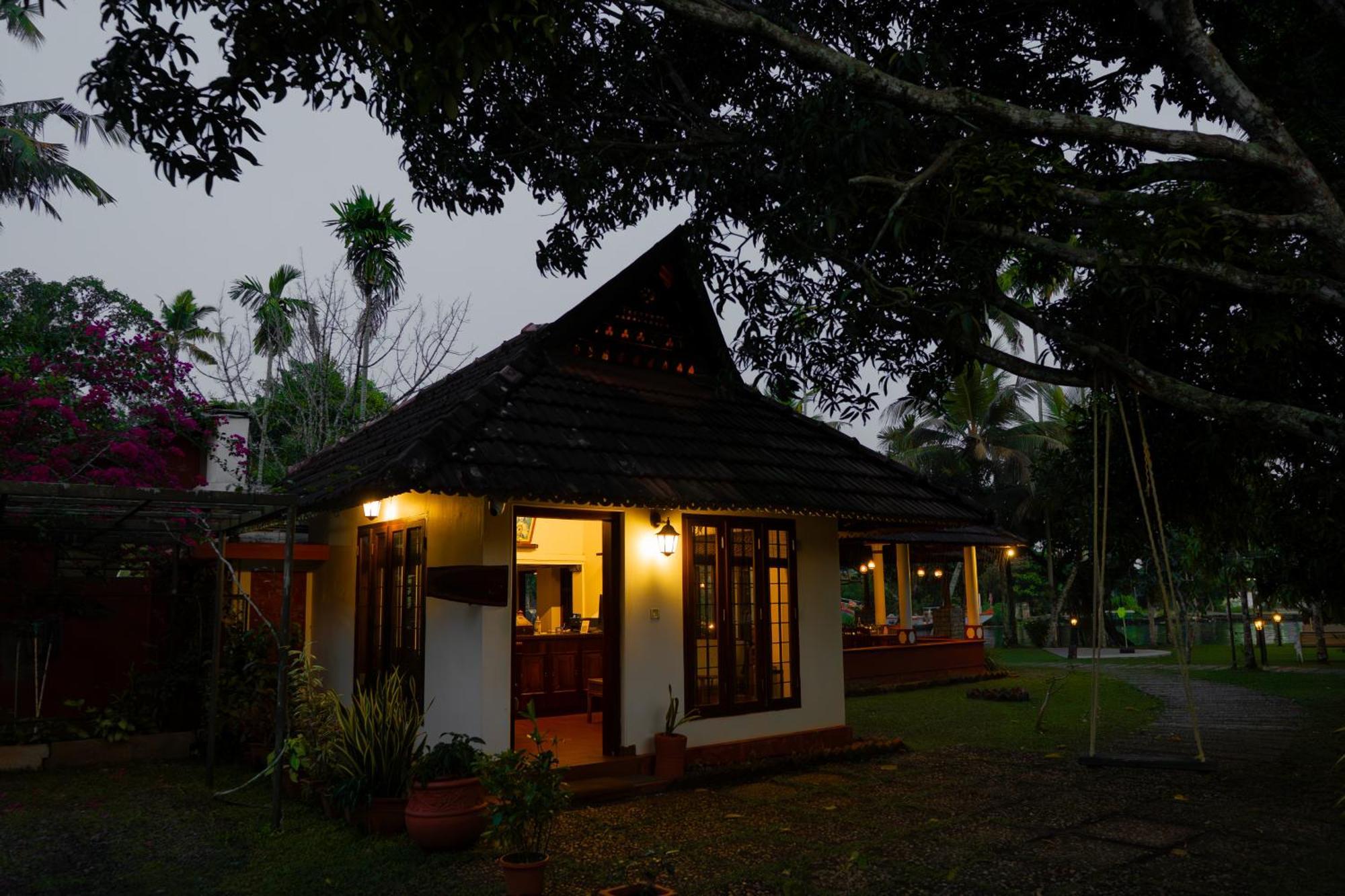 Palmgrove Lake Resort Alappuzha Dış mekan fotoğraf